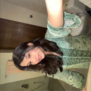 Meet your Posher, Inaya